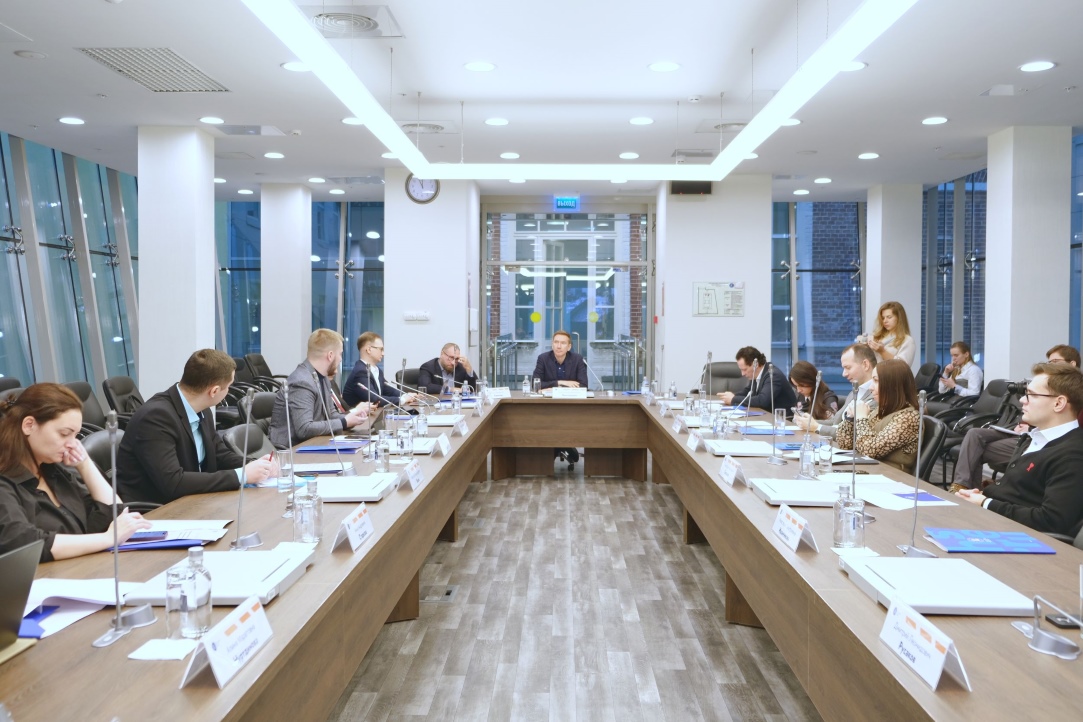 Иллюстрация к новости: На факультете права прошел круглый стол «Перспективы законодательного регулирования электронной торговли и маркетплейсов»